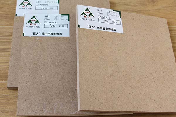 上城区哪些因素可以影响密度板的价格？